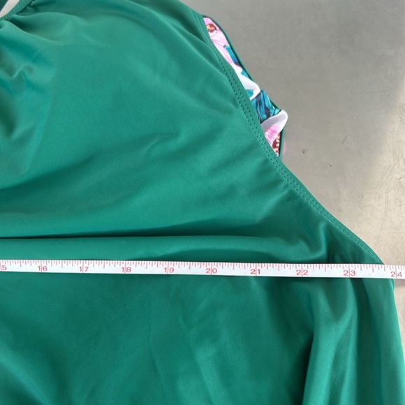 New Daci woman’s bathing  suit top - Picture 9 of 11